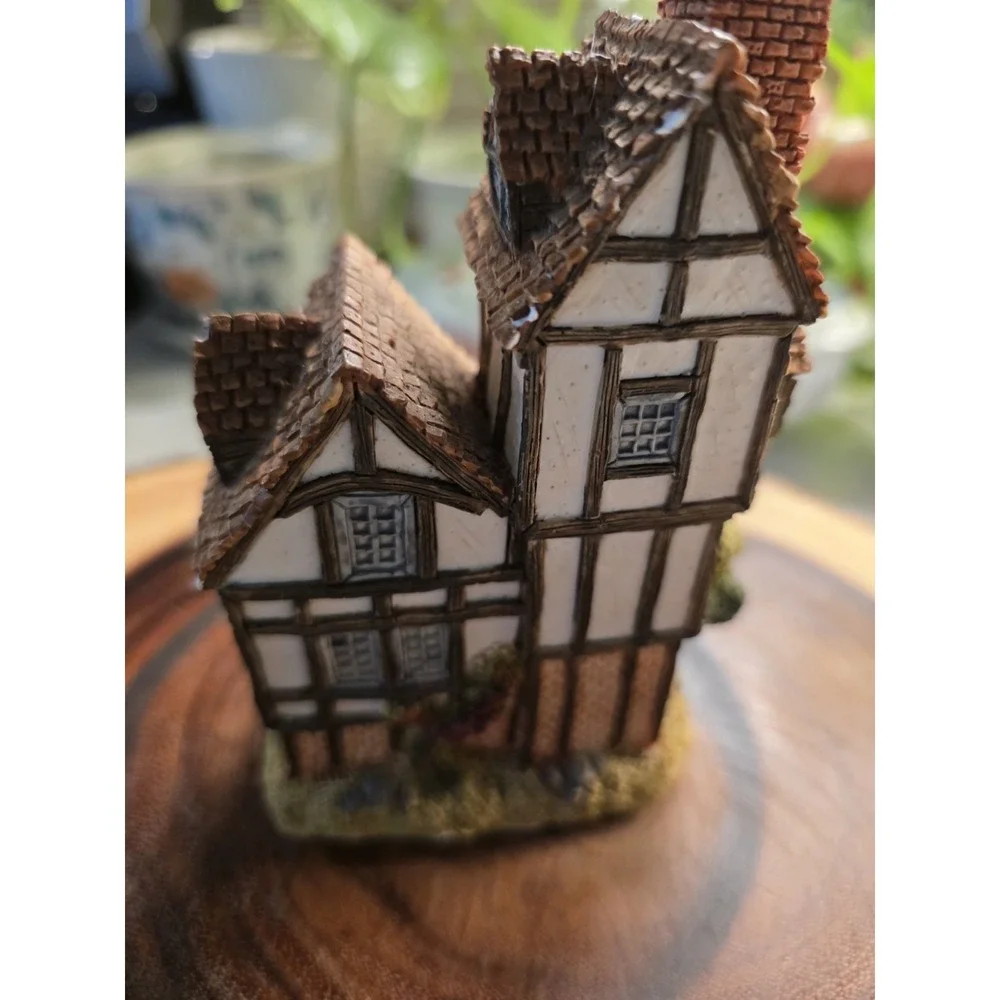 Cottagecore Kitschy Cottage Clock Figurine Vintage Piece